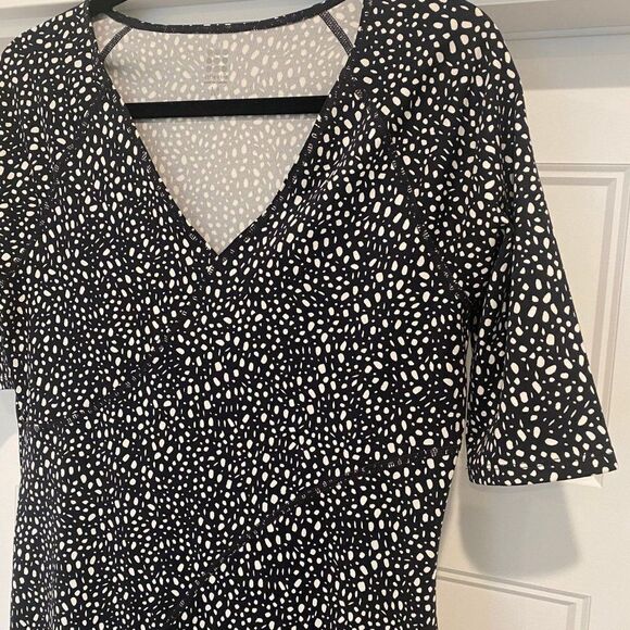 Title Nine Sayonara Cafe Sleeve Black/White Dot Activewear Dress, Size Medium - Picture 3 of 7